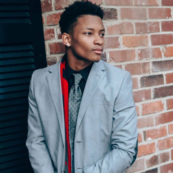 Meet your Posher, Logan - Picture 1 of 1